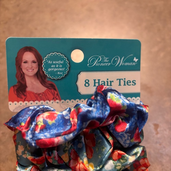The Pioneer Woman Blue Pink Floral Scrunchies Pack Of 8 Hair Ties New - Picture 2 of 3